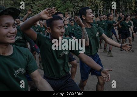 © Chris Huby/Le Pictorium/MAXPPP - 30/12/2023 Chris Huby/Le Pictorium - 30/12/2023 - Birmanie/Karen (region) - Camp des Free Burma Rangers - L'appel du matin, suivi de discours et d'entrainement des FBR. Des campements de refugies aux villages bombardes, rencontre avec une population martyrisee par la junte et decouverte de l'action humanitaire des FBR. La Birmanie continue sa descente aux enfers depuis trois ans, dans une indifference quasi totale, et il est important de rapporter l'engagement des FBR aupres de ce peuple qui compte plus que jamais sur l'opinion publique intern Stock Photo