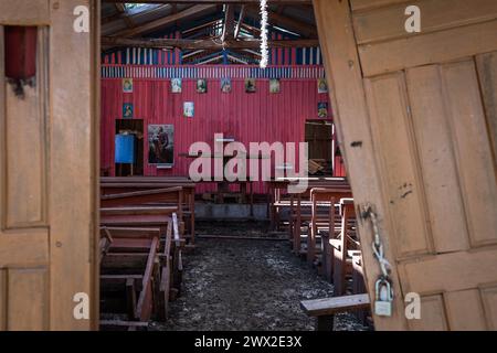 © Chris Huby/Le Pictorium/MAXPPP - 03/01/2024 Chris Huby/Le Pictorium - 03/01/2024 - Birmanie/Karen (region) - Les Eglises sont visees par le Regime Birman depuis toujours. Ici, deux Eglises ont ete detruites dans ce village a present abandonne. Des campements de refugies aux villages bombardes, rencontre avec une population martyrisee par la junte et decouverte de l'action humanitaire des FBR. La Birmanie continue sa descente aux enfers depuis trois ans, dans une indifference quasi totale, et il est important de rapporter l'engagement des FBR aupres de ce peuple qui compte plus Stock Photo