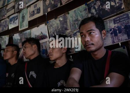 © Chris Huby/Le Pictorium/MAXPPP - 30/12/2023 Chris Huby/Le Pictorium - 30/12/2023 - Birmanie/Karen (region) - Camp des Free Burma Rangers - Reunion des FBR dans le grand bureau du camp qui affiche aussi de vieilles photos souvenir. Des campements de refugies aux villages bombardes, rencontre avec une population martyrisee par la junte et decouverte de l'action humanitaire des FBR. La Birmanie continue sa descente aux enfers depuis trois ans, dans une indifference quasi totale, et il est important de rapporter l'engagement des FBR aupres de ce peuple qui compte plus que jamais Stock Photo