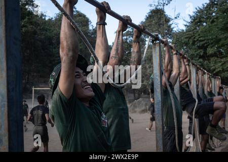 © Chris Huby/Le Pictorium/MAXPPP - 30/12/2023 Chris Huby/Le Pictorium - 30/12/2023 - Birmanie/Karen (region) - Camp des Free Burma Rangers - L'appel du matin, suivi de discours et d'entrainement des FBR. Des campements de refugies aux villages bombardes, rencontre avec une population martyrisee par la junte et decouverte de l'action humanitaire des FBR. La Birmanie continue sa descente aux enfers depuis trois ans, dans une indifference quasi totale, et il est important de rapporter l'engagement des FBR aupres de ce peuple qui compte plus que jamais sur l'opinion publique intern Stock Photo