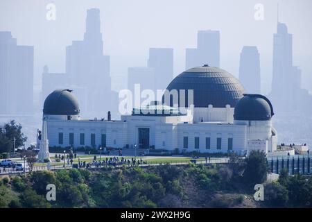 Griffith Observatory in Griffith Park, Los Angeles, California, USA. With over 4,000 acres the park is one of the largest urban parks in the world. Stock Photo