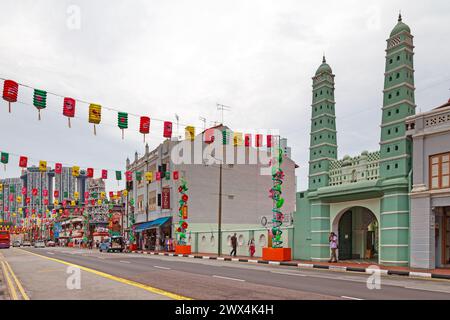 Chinatown, Singapore - September 04 2018: South Bridge Rd greeting ready for the Lantern Festival. This street is famous to host few meters from each Stock Photo