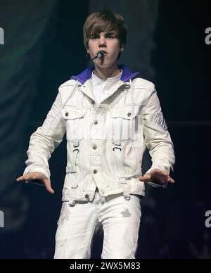 MIAMI, FL - AUGUST 07:  Young sweethearts Justin Bieber and Selena Gomez have reportedly broken up after the Disney star told Justin she didn't approve of his new hip-hop music friends. The Wizards Of Waverley Place star, who has been dating the Baby singer since the start of the year, has allegedly dumped the 17-year-old teen sensation because she is worried about the influence his new friends are having on him.In recent weeks, Justin has been spending more time publicly with Sean Kingston, rapper Lil Wayne, and singer Chris Brown who has a new song with the Canadian teenager. Chris Brown bec Stock Photo