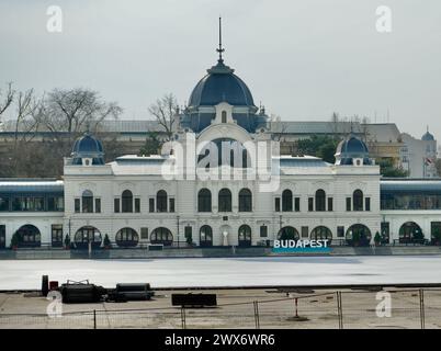 The City Park Ice Rink and Boating, closed for the summer months. Stock Photo