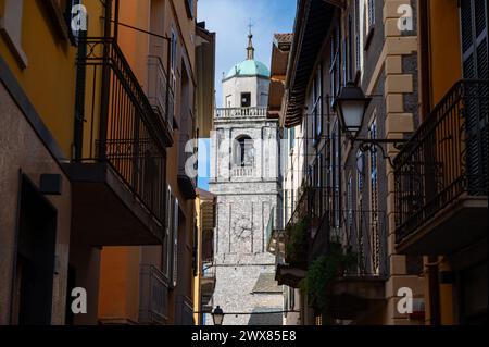 Tourist destination small medieval village of Bellagio with hilly narrow streets and luxurious villas, holiday destination on Lake Como, Italy in spri Stock Photo