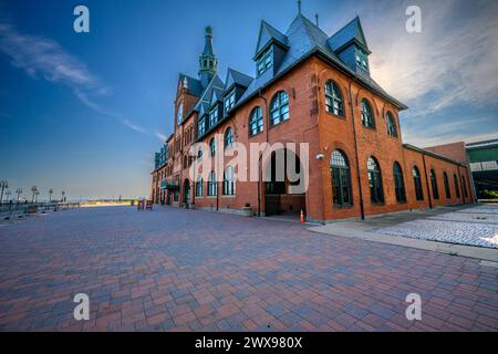 Views on New York Harbor, Manhattan and Statue of Liberty from the Liberty State Park, Jersey City, NJ, USA Stock Photo