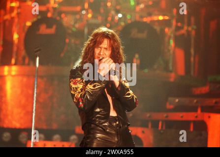 MARK WAHLBERG as Chris 'Izzy' Cole in ROCK STAR 2001 director STEPHEN HEREK writer John Stockwell Bel Air Entertainment / Maysville Pictures / Robert Lawrence Productions / Metal productions Inc. / Warner Bros. Stock Photo