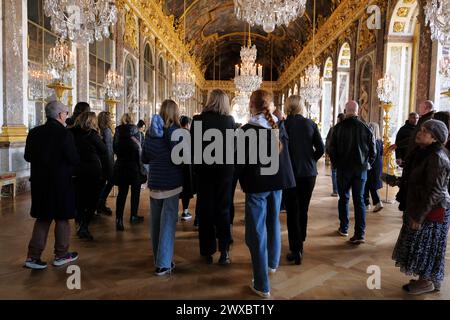 The hall of mirrors (Galerie des glasses) in the impressive Palace of Versailles, the residence of the Sun King Louis XIV, now World Heritage Site. Stock Photo