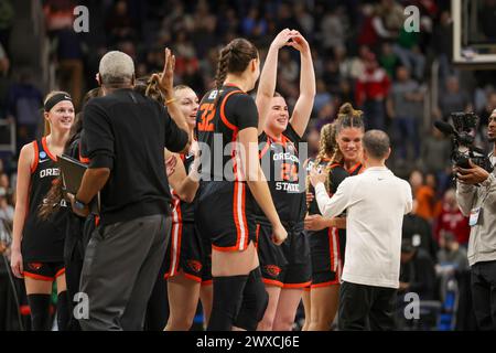 Albany, New York, USA. 29th Mar, 2024. Oregon State guard ADLEE BLACKLOCK (24) expresses her love to the fans after the 2024 NCAA Women's Basketball Tournament Albany 1 Regional semifinal at MVP Arena in Albany, N.Y. (Credit Image: © Scott Rausenberger/ZUMA Press Wire) EDITORIAL USAGE ONLY! Not for Commercial USAGE! Stock Photo