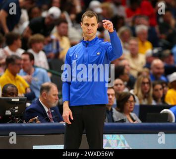 Dallas, Texas, USA. 29th Mar, 2024. Duke head coach JON SCHEYER calls out to his players during the NCAA Men's Basketball Tournament Regional Semifinal game between Houston and Duke on March 29, 2024. Duke won, 54-51. (Credit Image: © Scott Coleman/ZUMA Press Wire) EDITORIAL USAGE ONLY! Not for Commercial USAGE! Stock Photo