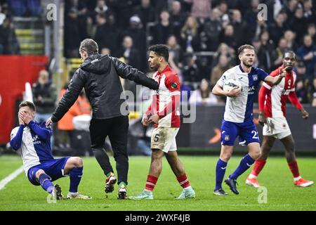 Brussels, Belgium. 30th Mar, 2024. Anderlecht's Thorgan Hazard and Antwerp's Owen Wijndal pictured during a soccer match between RSC Anderlecht and Royal Antwerp FC, Saturday 30 March 2024 in Brussels, on day 1 (out of 10) of the Champions' Play-offs of the 2023-2024 'Jupiler Pro League' first division of the Belgian championship. BELGA PHOTO TOM GOYVAERTS Credit: Belga News Agency/Alamy Live News Stock Photo