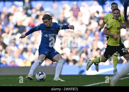 London, UK. 30th Mar 2024. Conor Gallagher (23 Chelsea) shoots during the Premier League match between Chelsea and Burnley at Stamford Bridge, London on Saturday 30th March 2024. (Photo: Kevin Hodgson | MI News) Credit: MI News & Sport /Alamy Live News Stock Photo