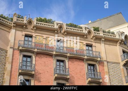 Altbau Jugendstil, Passeig de Gracia, Barcelona, Katalonien, Spanien *** Old Art Nouveau building, Passeig de Gracia, Barcelona, Catalonia, Spain Stock Photo