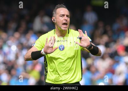 Naples, Italy. 30th Mar, 2024. Luca Paieretto the referee gestures during the Serie A match between SSC Napoli vs Atalanta BC at Diego Armando Maradona on March 30, 2024 in Naples, italy final score 0-3 (Photo by Agostino Gemito/Pacific Press) Credit: Pacific Press Media Production Corp./Alamy Live News Stock Photo
