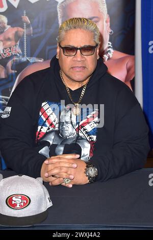 Rikishi auf der WonderCon 2024 im Anaheim Convention Center. Anaheim