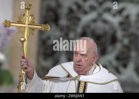 Vatican City State, Vatikanstadt. 31st Mar, 2024. Pope Francis During the Easter Mass in St. Peter's Square, at the Vatican. 31 march 2024 Credit: dpa/Alamy Live News Stock Photo