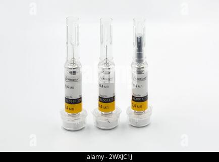 Kyiv, Ukraine - December 18, 2023: Clexane 40 mg Sanofi syringes pre filled solution for injectio and injection needle with automatic safety system cl Stock Photo