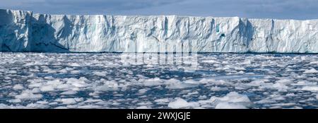 Antarctica, Ross Sea, Victoria Land, Terra Nova Bay. Campbell Glacier. Bay filled with bergy bits and brash ice from large calving event. Stock Photo