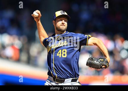 Milwaukee Brewers starting pitcher Colin Rea #48 throws during the second inning of the baseball game against the New York Mets at Citi Field in New Y Stock Photo