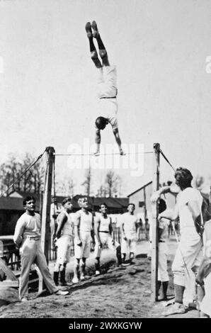 WAR PRISON BARRACKS NO. 1, FT. MCPHERSON, GA. Gymnastics for prisoners ca. 1918-1919 Stock Photo