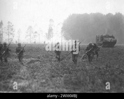 Tanks attacking men in trenches; 26th Regiment, infantry, 2nd Brigade, 1st Division; Near Breteuil France ca. 1918 Stock Photo