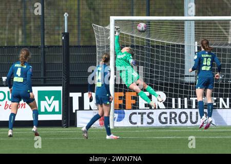 WIJDEWORMER, NETHERLANDS - MARCH 31: Goal AZ Lisan Alkemade goalkeeper of PSV during the Dutch Azerion Women’s Eredivisie match between AZ Alkmaar and Stock Photo