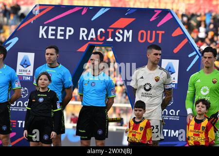 Lecce, Italia. 01st Apr, 2024. Teams on the pitch before the Serie A TIM soccer match between US Lecce and AS Roma at the Via del Mare Stadium in Lecce, Italy, Monday, April 1, 2024. (Credit Image: &#xa9; Giovanni Evangelista/LaPresse) Credit: LaPresse/Alamy Live News Stock Photo