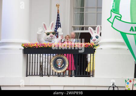 Washington, DC, United States. 01st Apr, 2024. The First Lady Jill Biden greets crowds at the 2024 White House Easter Egg Roll on the South Lawn of the White House in Washington, DC on April 1, 2024. (Photo by Bryan Olin Dozier/NurPhoto) Credit: NurPhoto SRL/Alamy Live News Stock Photo