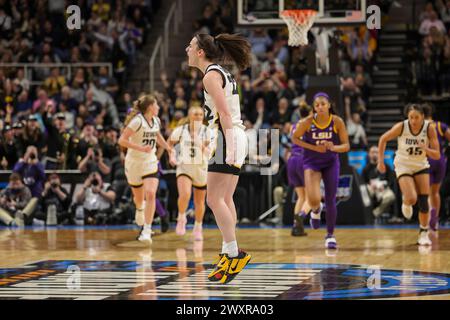 Albany, New York, USA. 1st Apr, 2024. Iowa guard CAITLIN CLARK (22) reacts to the crowd after making one of her nine 9 three-point field goals during the 2024 NCAA Women's Basketball Tournament Albany 2 Regional Final at MVP Arena in Albany, N.Y. (Credit Image: © Scott Rausenberger/ZUMA Press Wire) EDITORIAL USAGE ONLY! Not for Commercial USAGE! Stock Photo