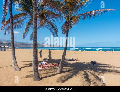 Gran Canaria, Canary Islands, Spain, 2nd April 2024. Tourists, many British, enjoying glorious sunshine on the city beach in Las Palmas on Gran Canaria. National Geographic has named Las Palmas, Gran Canaria, as the second best city to live in Spain. Bilbao topped the list with Barcelona and Madrid at the bottom of a top ten list. Credit: Alan Dawson/Alamy Live News. Stock Photo