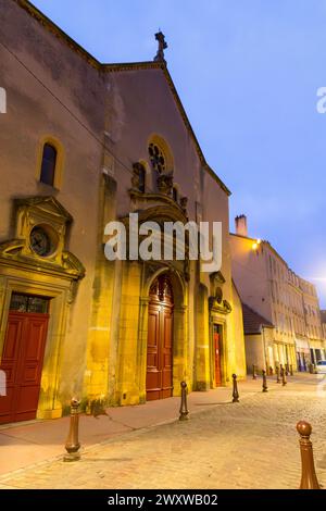 Metz, France - January 23, 2022: The Church of Saint Maximin is a catholic church located near the Lutheran Temple in the Ancient City district of Met Stock Photo
