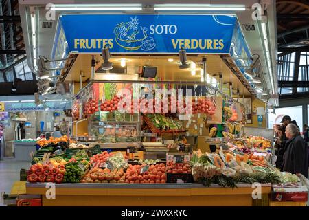 Fruit and vegetables, market stall, market hall Mercat de Santa Caterina, Barcelona, Catalonia, Spain Stock Photo