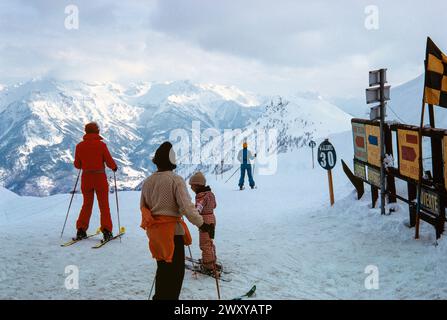 Landscape with skiers, Alpe-d'Huez, Rhone-Alpes, France Stock Photo