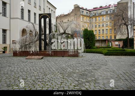 The Memorial of the Hungarian Jewish Martyrs in the Raoul Wallenberg Holocaust Memorial Park at Dohány Street Synagogue. Stock Photo