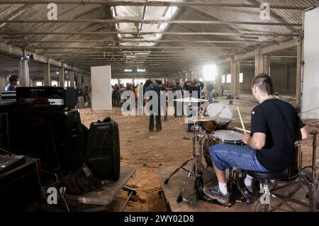 Milan Italy  07/05/2003 : Linea 77 ,Italian alternative metal band, during the photographic backstage of the video of the song “Fantasma” Stock Photo