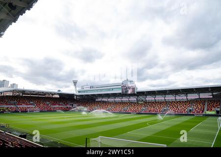 Brentford, UK. 03rd Apr, 2024. Brentford, England, April 3rd 2024: General view inside the Brentford Stadium prior to the Premier League football match between Brentford and Brighton & Hove Albion at Gtech Community Stadium in Brentford, England. (Daniela Porcelli/SPP) Credit: SPP Sport Press Photo. /Alamy Live News Stock Photo