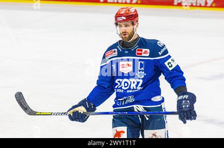 #37 Thomas Larkin, defender and captain Schwennninger Wild Wings. (Villingen-Schwenningen, Germany, 24.03.2024) Stock Photo