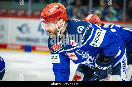 #37 Thomas Larkin, defender Schwenninger Wild Wings. (Villingen-Schwenningen, Germany, 28.03.2024) Stock Photo