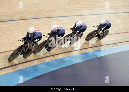 Los Angeles, California, USA. 3rd Apr, 2024. USA Women's team pursuit qualifying for the women's gold medal ride. Credit: Casey B. Gibson/Alamy Live News Stock Photo