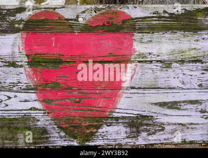 Rustic heart painted on bench, Dyke Marsh, VA Stock Photo
