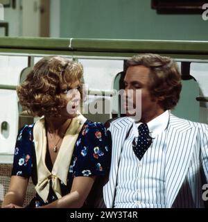 Meine Schwester und ich, Fernsehfilm, Deutschland 1975, Regie: Fred Kraus, Darsteller: Heidi Brühl, Peter Kraus Stock Photo