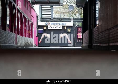 Hamburg, Germany. 03rd Apr, 2024. View of the front door of the trendy bar 'Zur Ritze' on the Reeperbahn in the St. Pauli district. Credit: Marcus Brandt/dpa/Alamy Live News Stock Photo