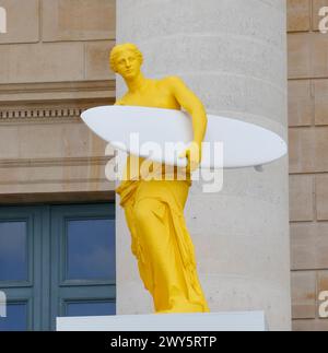 VENUS DE MILO SCULPTURES EMBODYING THE OLYMPIC SPIRIT ADORN PARIS Stock Photo