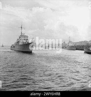 THE BRITISH NAVY IN HAMBURG. 4 JULY 1945, HAMBURG. THE MARCH THROUGH ...