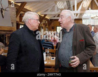 Buergermeister Bernhard Knuth, Ernst August Winkelmann bei der Eroeffnung der Beelitzer Spargelsaison 2024 auf dem Winkelmann Spargel- und Erlebnishof in Klaistow. *** Mayor Bernhard Knuth, Ernst August Winkelmann at the opening of the 2024 Beelitz asparagus season at Winkelmann Spargel und Erlebnishof in Klaistow Stock Photo