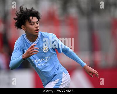 AMSTERDAM Dante Headley of Manchester City U17 during the Ajax Future Cup 2024 match between Manchester