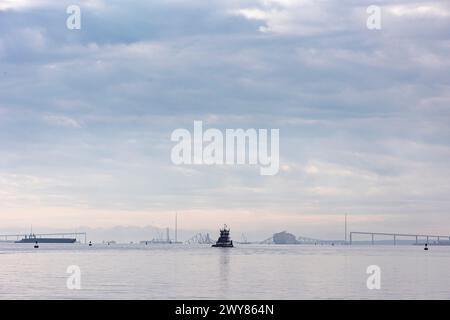 Baltimore, United States. 04th Apr, 2024. A ship navigating out to the collapsed Francis Scott Key Bridge is seen from Fort McHenry on Thursday, April 4, 2024 in Baltimore, MD. (Photo by Wesley Lapointe/Sipa USA) Credit: Sipa USA/Alamy Live News Stock Photo