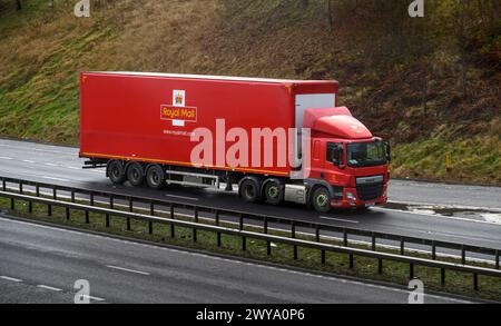 Lorry travelling along a stretch of the A1 in England Stock Photo - Alamy