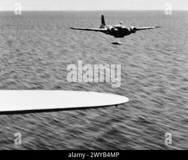 ROYAL AIR FORCE OPERATIONS IN THE MIDDLE EAST AND NORTH AFRICA, 1939-1943. - Still from film shot by the RAF Film Production Unit showing a practice torpedo drop in the Gulf of Suez by Vickers Wellington Mark IC, AD597 'N', of No. 38 Squadron RAF based at Shallufa, Egypt, (1): the aircraft launches its torpedo flying straight and level towards the target. , Royal Air Force, 38 Squadron Stock Photo