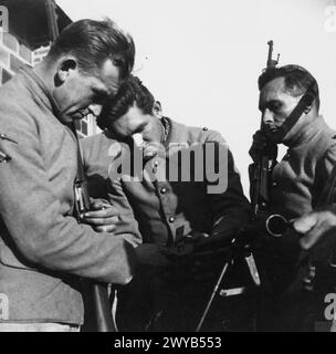 THE POLISH ARMY IN FRANCE, 1939-1940 - General Victor Denain reviewing ...